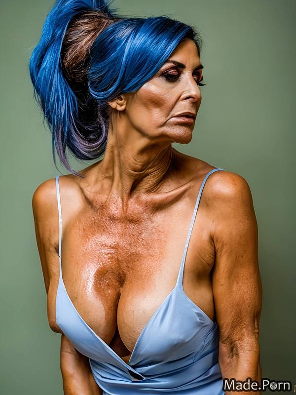 Granny Nud Pic: 70 Years Old Blue Body Paint Reveals Ugly Woman